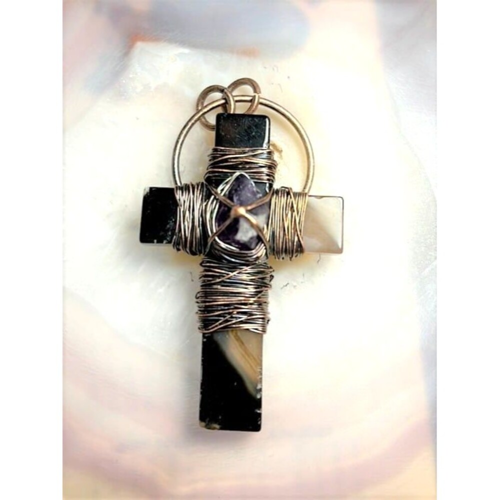 Beautiful Hand Wrapped Agate Cross w/Amethyst Accent Stone in Center